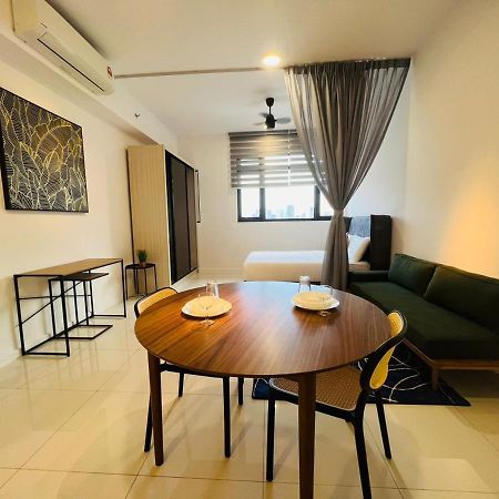 Chambers Serviced Suites Klcc By Cozy Stay Kuala Lumpur Luaran gambar