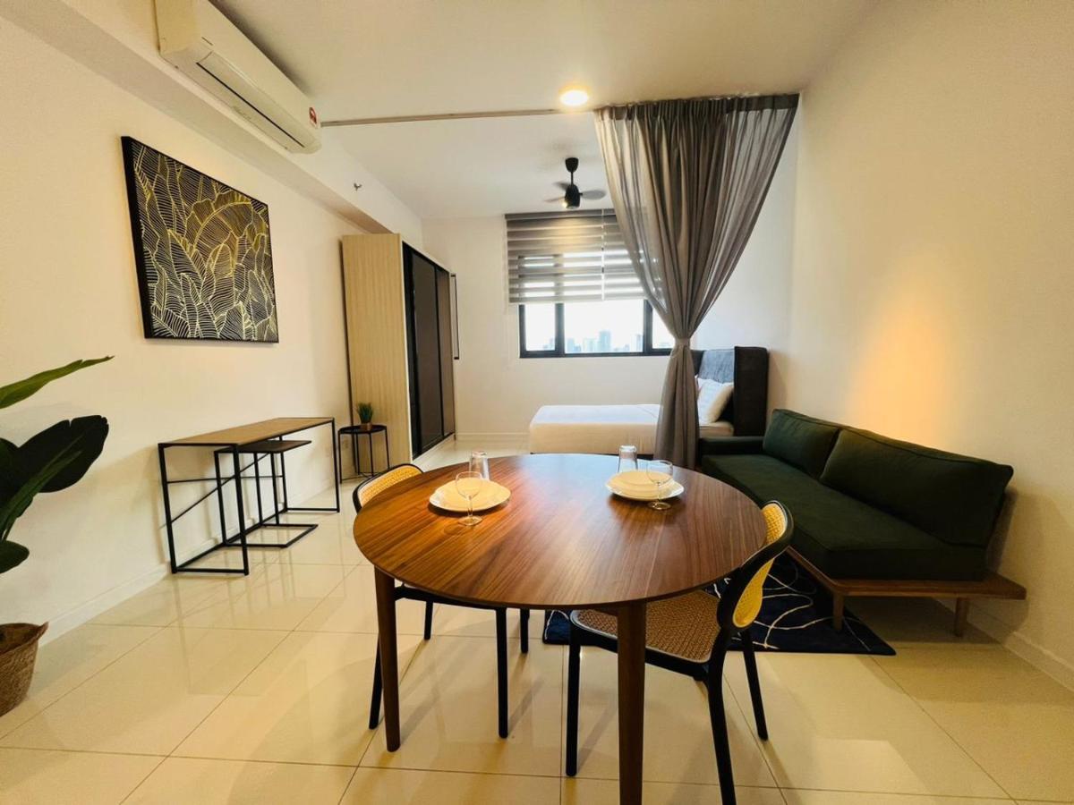 Chambers Serviced Suites Klcc By Cozy Stay Kuala Lumpur Luaran gambar