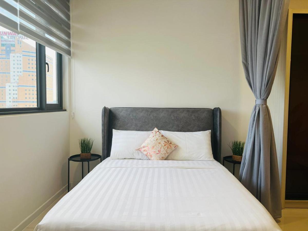 Chambers Serviced Suites Klcc By Cozy Stay Kuala Lumpur Luaran gambar