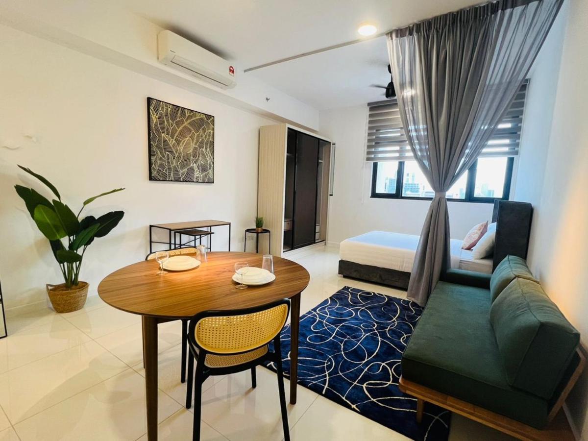 Chambers Serviced Suites Klcc By Cozy Stay Kuala Lumpur Luaran gambar