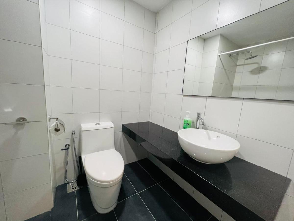 Chambers Serviced Suites Klcc By Cozy Stay Kuala Lumpur Luaran gambar