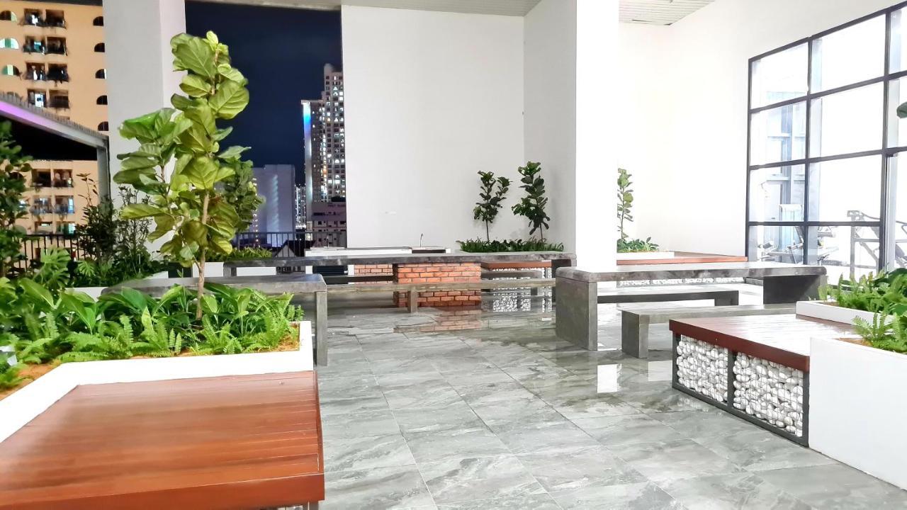 Chambers Serviced Suites Klcc By Cozy Stay Kuala Lumpur Luaran gambar